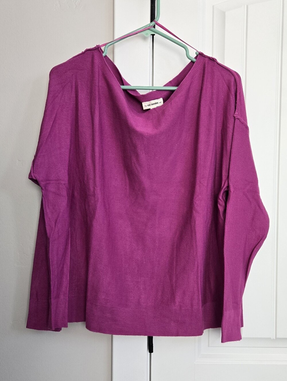 eesome Magenta Long-Sleeve Scoop Neck Tee